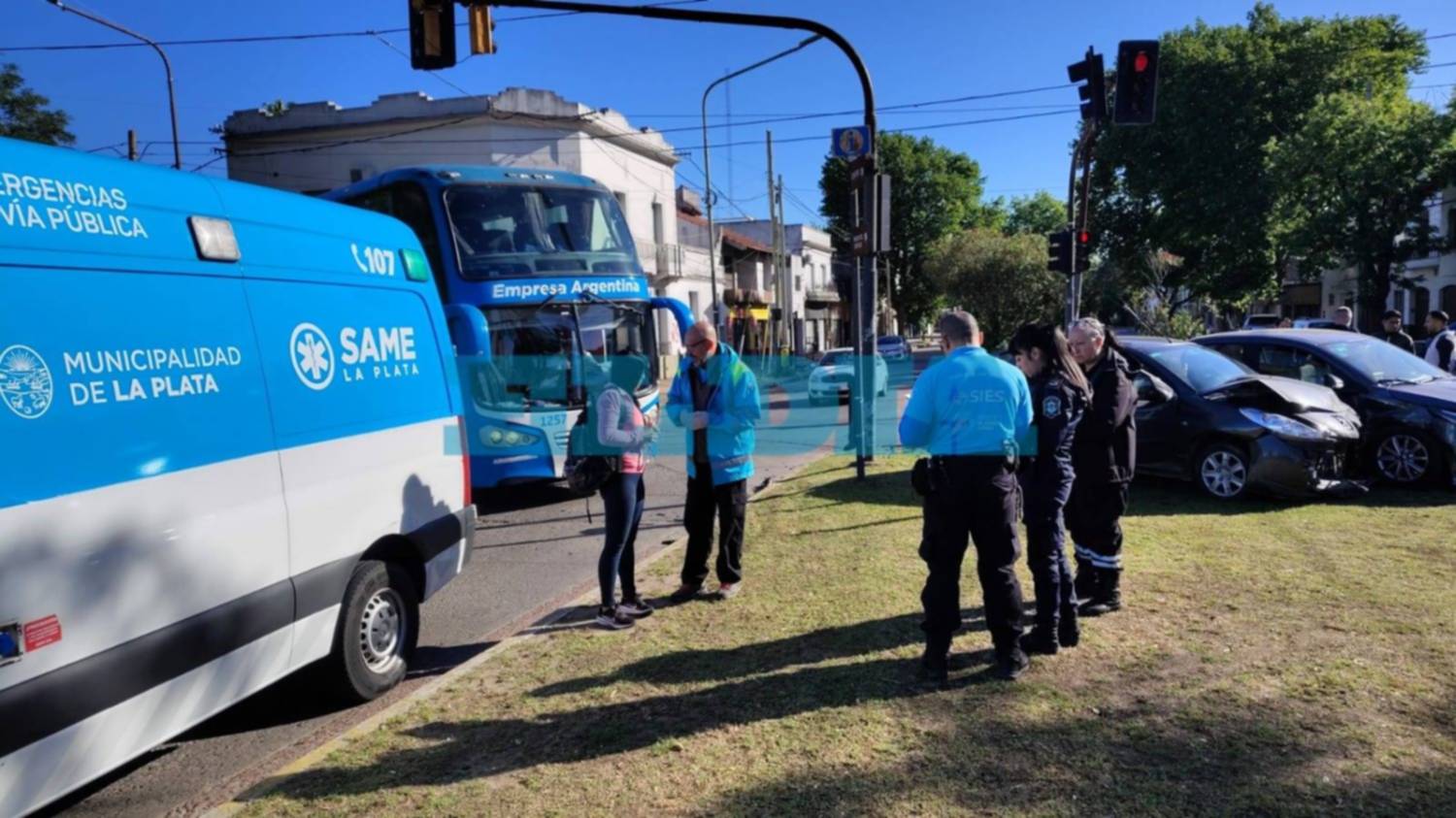 Una mujer resultó herida tras un fuerte choque en el barrio Hipódromo